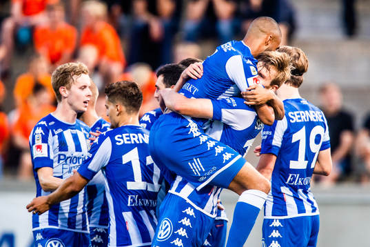 IFK Göteborgs målskytt Marcus Degerlund jublar efter 3-0