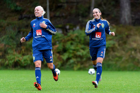Caroline Seger och Kosovare Asllani