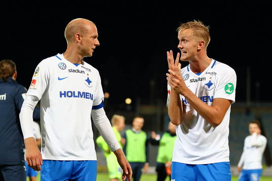 Norrköpings Kasper Larsen  jublar med Andreas Johansson