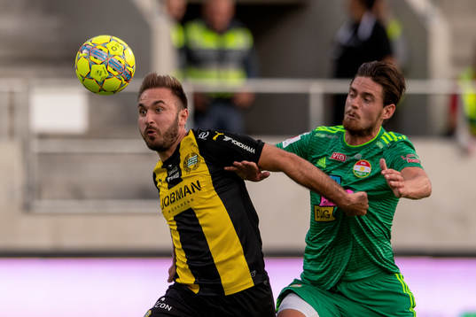 Hammarbys Muamer Tankovic och Dalkurds Robin Tranberg