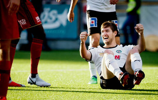 Örebros Victor Sköld gör 1-0 och jublar