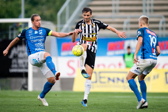 Landskronas Jetmir Haliti och Norrby Marcus Översjö och