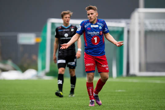 Mathias Dahl Abelsen of Tromsdalen reacts