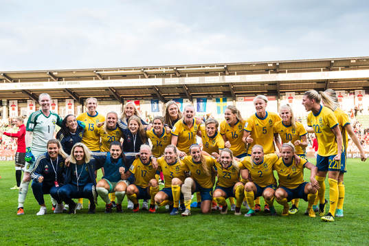 Sveriges spelare jublar