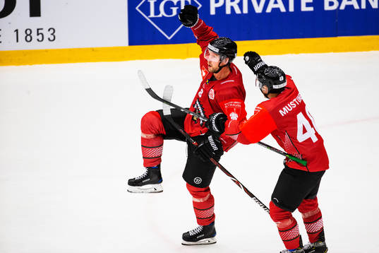Viktor Ekbom celebrates with Joel Mustonen