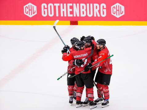 Viktor Ekbom celebrates with team mates