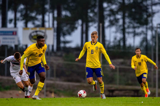 Sveriges Sylvin Kayembe och Amel Mujanic