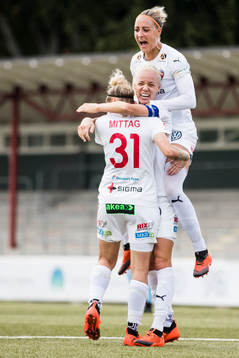 Rosengårds Caroline Seger jublar med lagkamrater