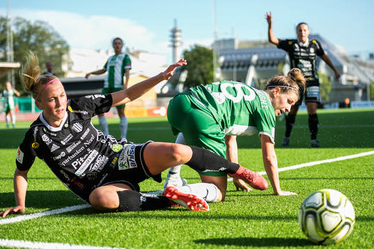 Hammarbys Elise Kellond-Knight och Piteås Julia Karlenäs