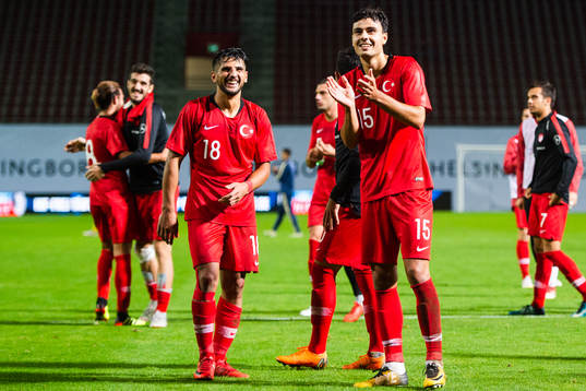 Turkiets Abdurrahim Dursun, Deniz Hümmet jublar