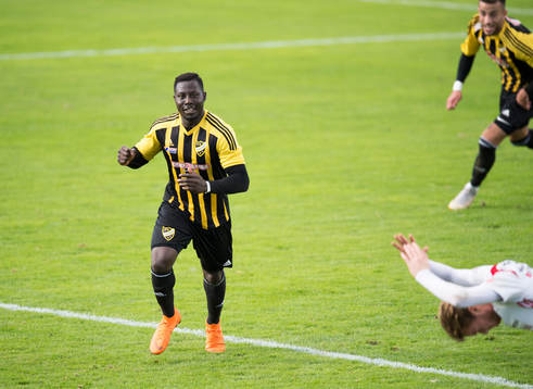 IFK Hässleholms Mike Andrew gör 1-0 och jublar i matchen i division 2 mellan IFK Hässleholm och Assyriska Turabdin i Hässleholm 15 september 2018.  