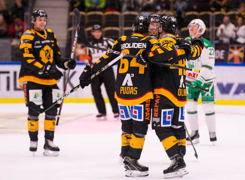 Skellefteås Mathis Olimb jublar