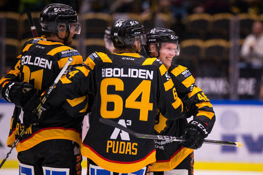 Skellefteås Mathis Olimb jublar