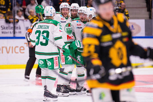 Rögles Christopher Bengtsson jublar