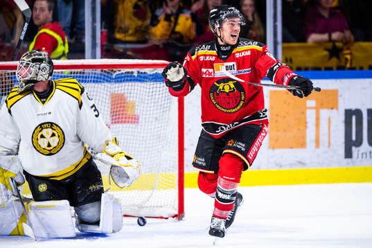 Luleås Johan Forsberg jublar
