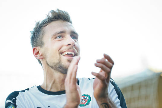 Örebros Filip Rogic gjorde 2-1 i slutminuten och jublar