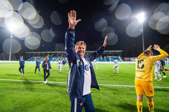 Bjarne Berntsen, head coach of Viking, celebrates