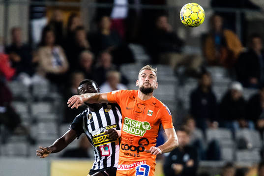 Landskronas Emmanuel Okine och Varbergs Perparim Beqaj