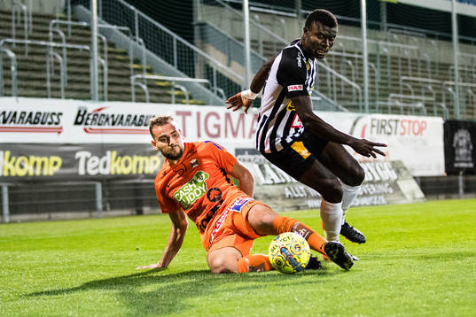 Varbergs Perparim Beqaj och Landskronas Emmanuel Okine