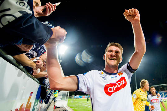 Axel Andresson of Viking celebrates