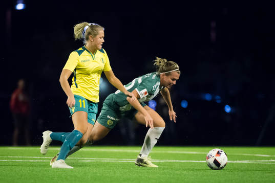 Hammarbys Frida Sjöberg och Bollstanäs Anna Thim