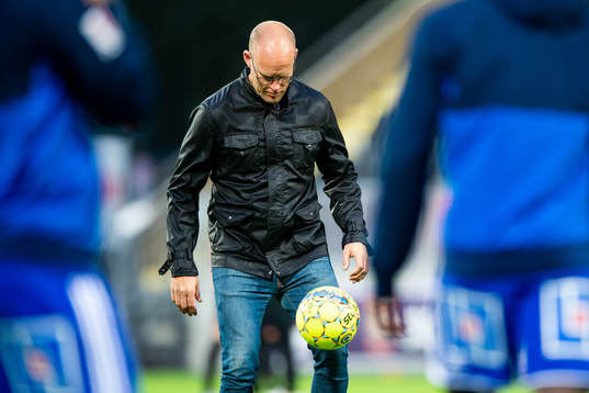 Sundsvalls tränare Joel Cedergren innan fotbollsmatchen i