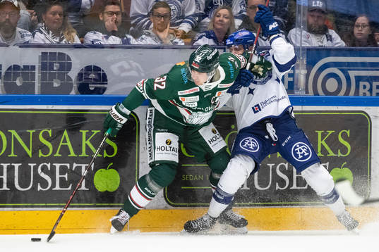 Tingsryds Robin Olsson  i ishockeymatchen i
