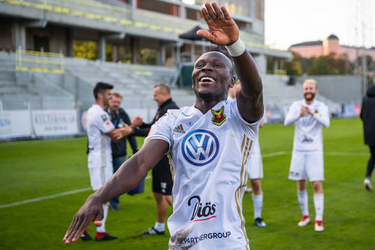Östersunds Samuel Laryea Mensiro jublar