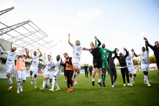 Östersunds spelare jublar