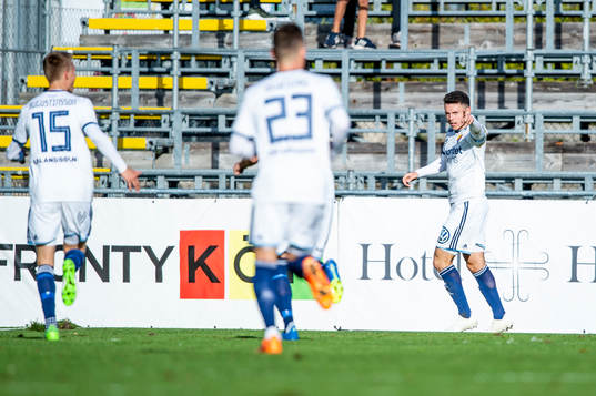 Djurgårdens Kerim Mrabti jublar efter 0-2