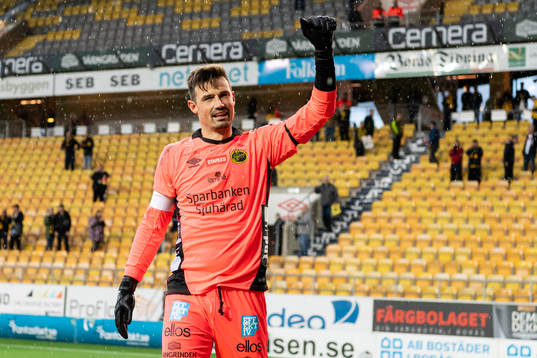 Elfsborgs målvakt Kevin Stuhr Ellegaard jublar