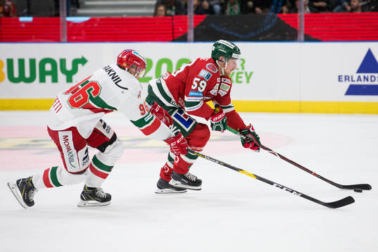 Moras Niki Petti och Frölundas Simon Hjalmarsson