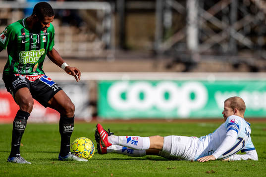 Gefles Jonas Lantto mot Varbergs Izuchukwu Emeh
