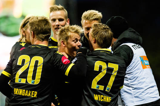 Elliot Käck of Start celebrates with his teammates after scoring the 1-1 goal
