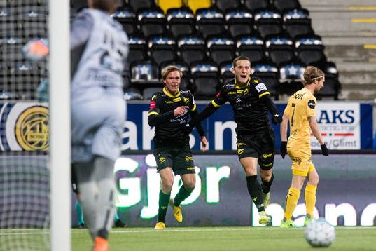 Herolind Shala of Start celebrates the 1-2 goal with his teammates