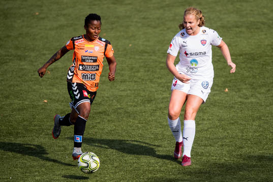 Kristianstads Ogonna Chukwudi och Rosengårds Glodis Perla