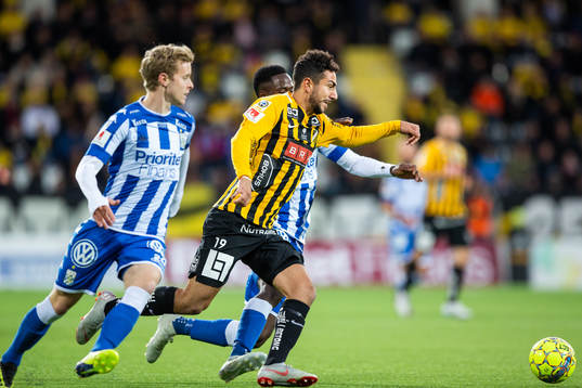 Häckens Daleho Irandust driver förbi IFK Göteborgs