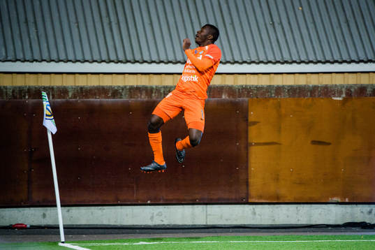 AFC Eskilstunas Ousmane Camara jublar
