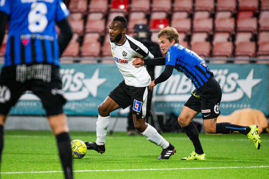 Örebros Michael Junior Omoh och Sirius Sam Lundholm