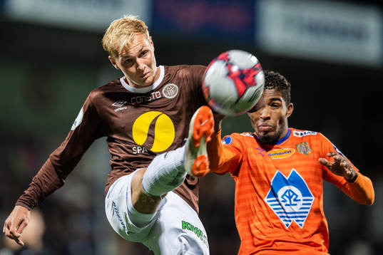 Alexander Betten Hansen of Mjøndalen and Erikson Spinola Lima of Aalesund competes for the ball