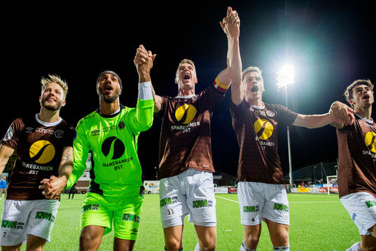 Tonny Brochmann, goalkeeper Sousha Makani, Christian Gauseth, William Sælid Sell and Vetle Dragsnes of Mjøndalen celebrate