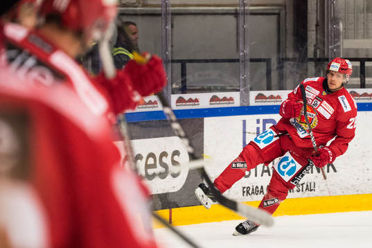 Almtunas Lucas Sandström gör Almtunas första mål och