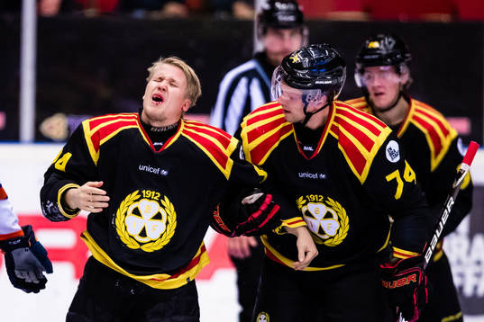 Brynäs Henrik Larsson med en skada