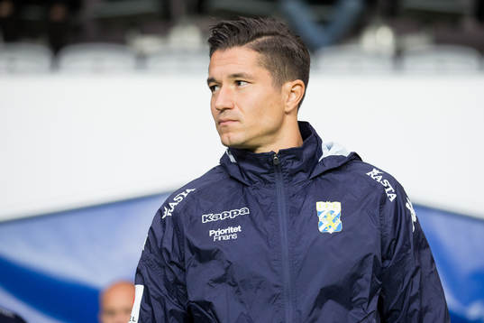 IFK Göteborgs David Boo Wiklander på väg in för att