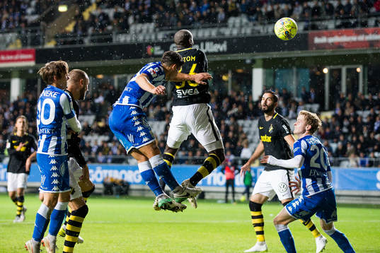 s Henok Goitom nickar in 0-2