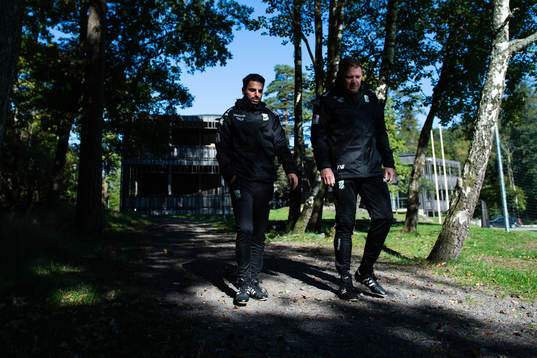 Tränare Poya Asbaghi och assisterande tränare Alf