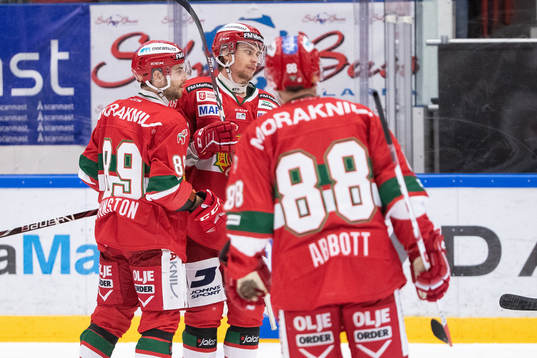 Moras Michael Keränen jublar