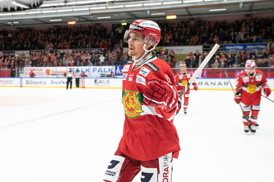 Moras Michael Keränen jublar