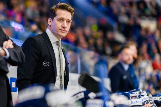 Växjös tränare Sam Hallam