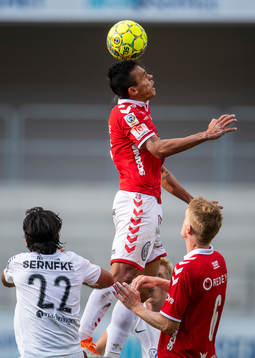 Kalmars Romário Pereira Sipião och Rasmus Elm samt